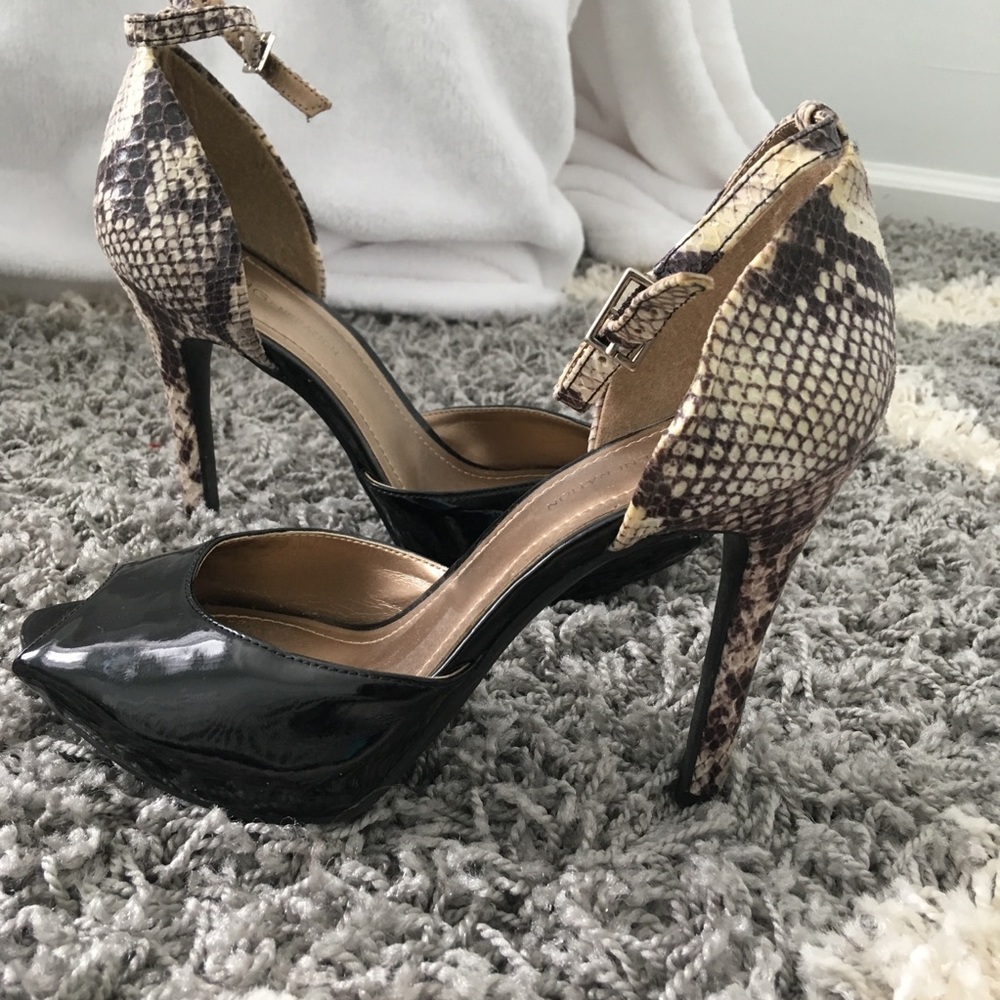 BCBG Snakeskin & patent leather w anklestrap heels